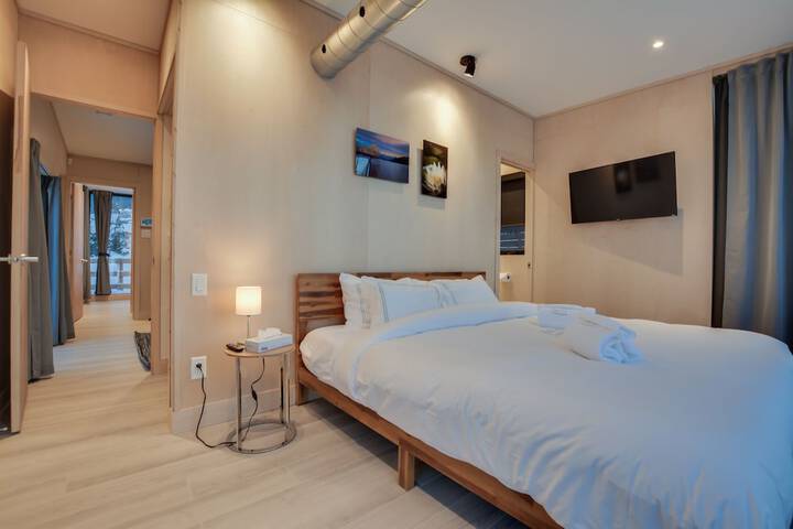 Room 190 of 325