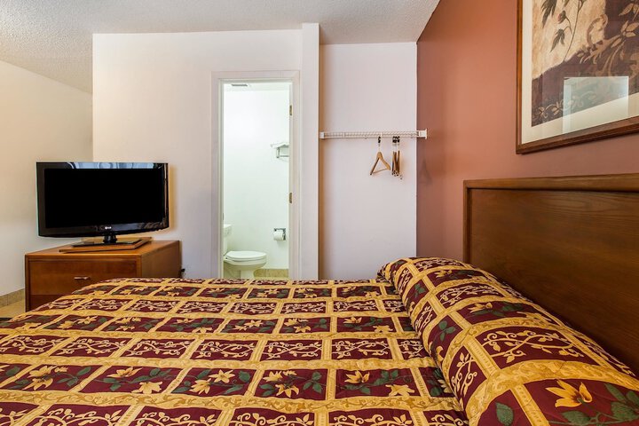 Room 22 of 33