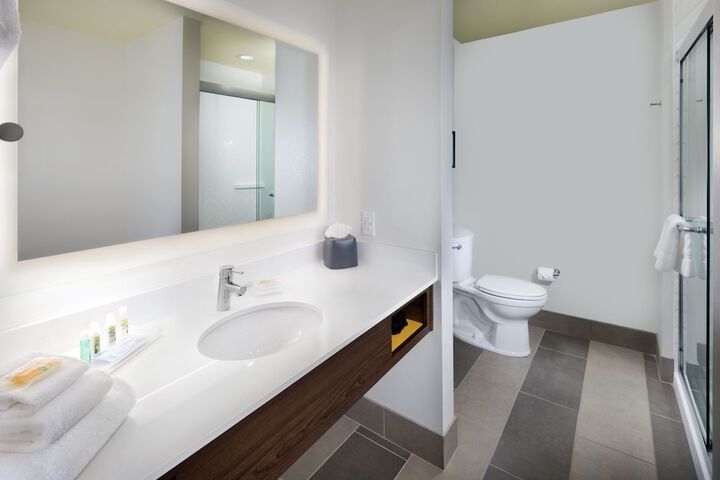 Holiday Inn & Suites Arden - Asheville Airport by IHG