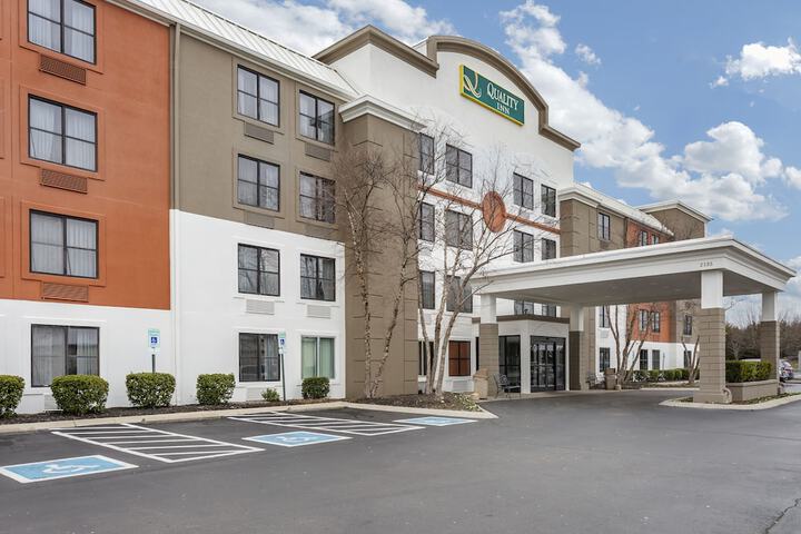 Hotel 3 of 29
