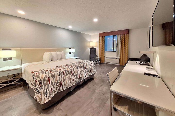 Room 30 of 46