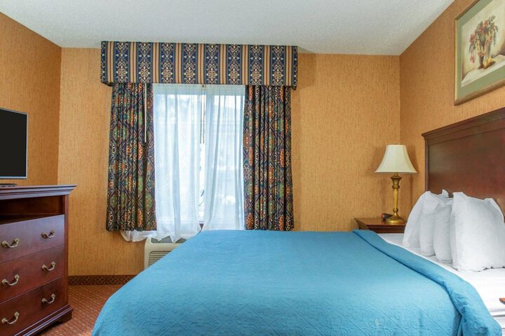 Room 9 of 40