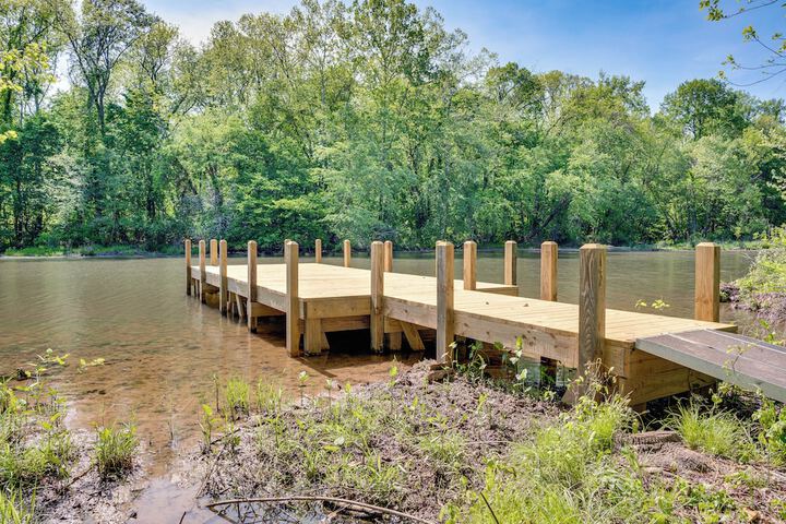Troy Cabin w / River Access: Fish Kayak & More!