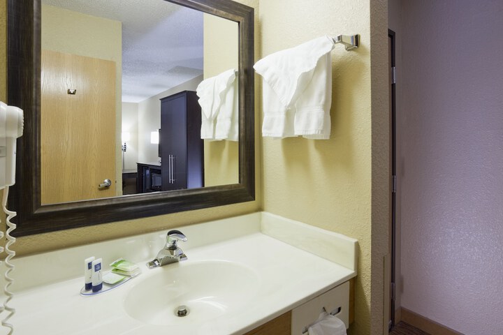 AmericInn by Wyndham Osceola