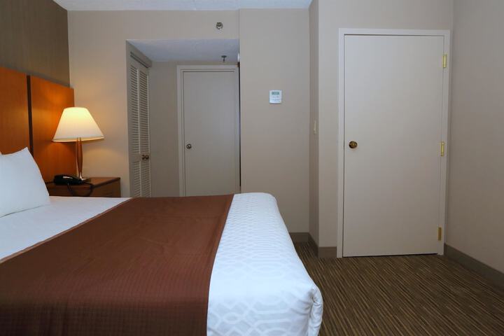Room 18 of 25