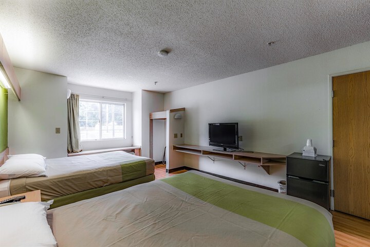 Room 22 of 32