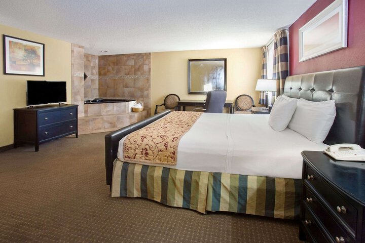 Room 17 of 39