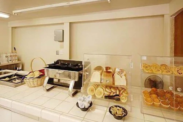 Breakfast/Coffee Service 66 of 76
