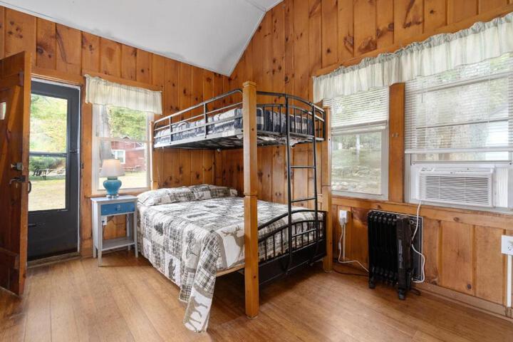 Hide-A-Way Waterfront Cottages