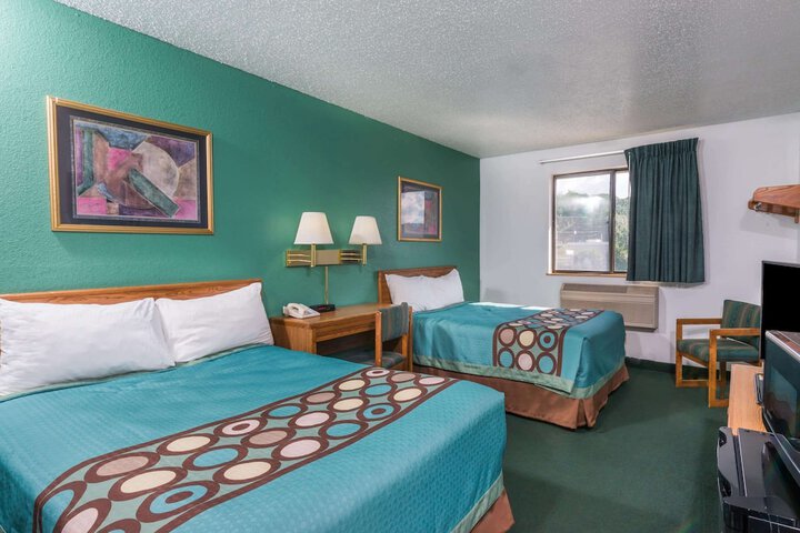Room 10 of 34