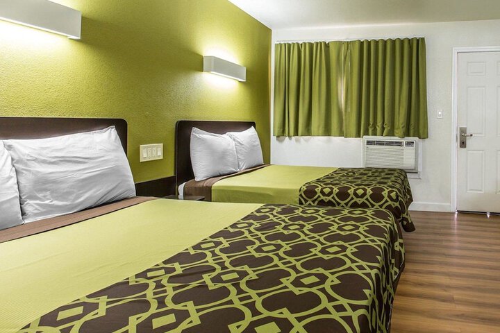 Room 15 of 23