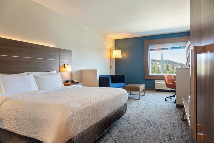 Holiday Inn Express & Suites Victoria - Colwood