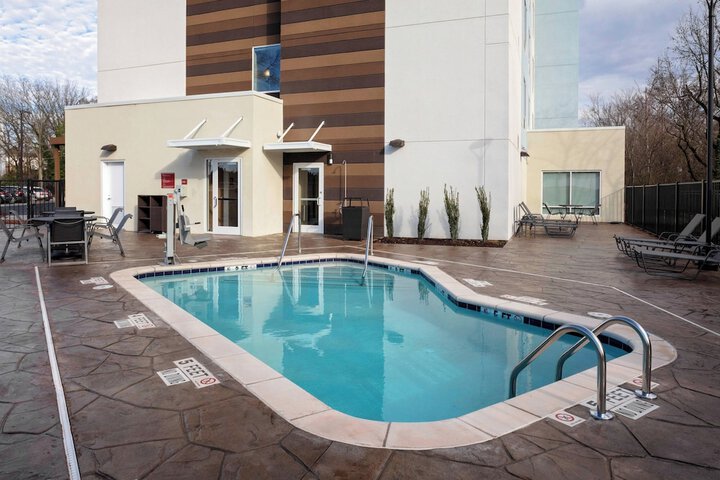 Pool 2 of 20