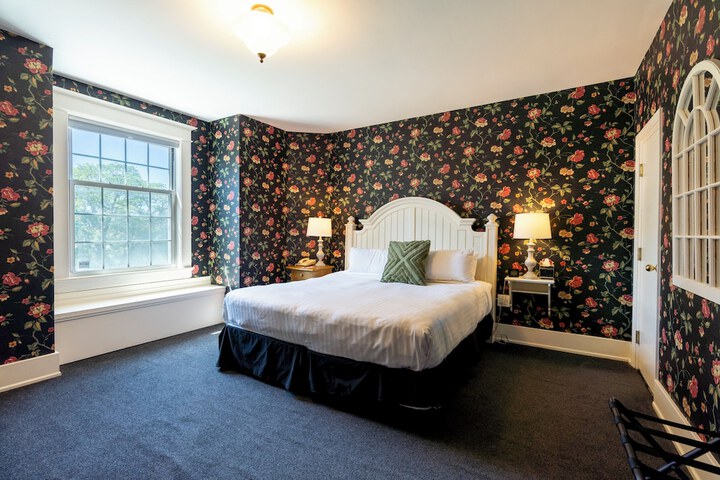 Inn on Broadway