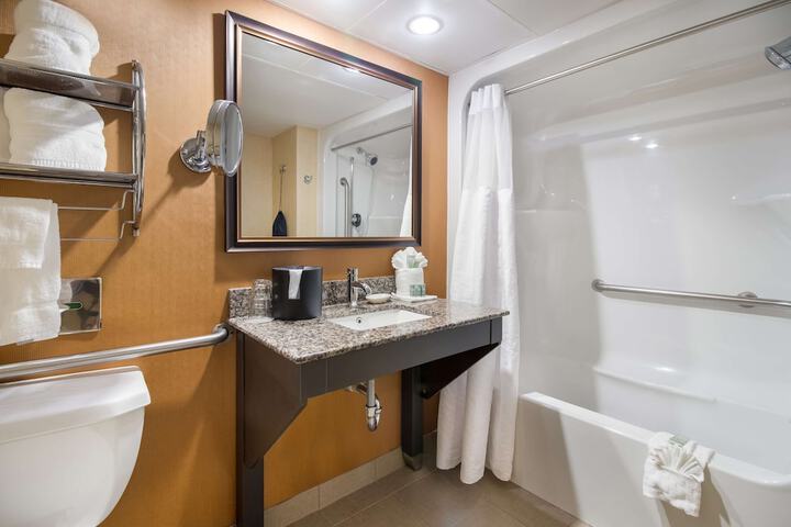 Room 18 of 26