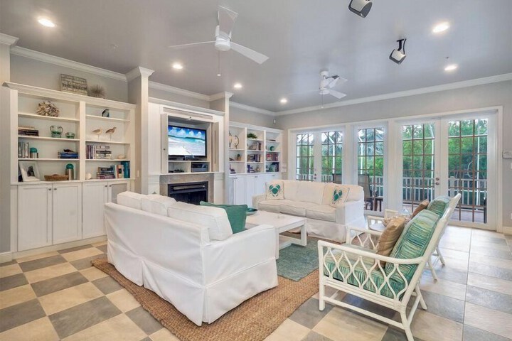 The Palm and Shell Captiva Island Private Luxury Home With Pool hot tub and Beach Access