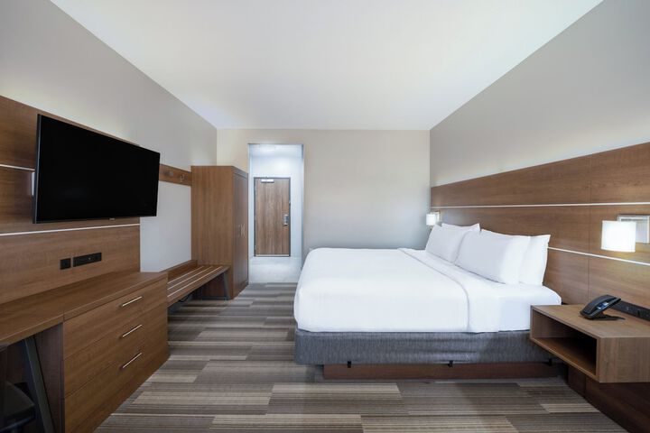 Holiday Inn Express & Suites Gilbert Mesa Gateway Airport by IHG
