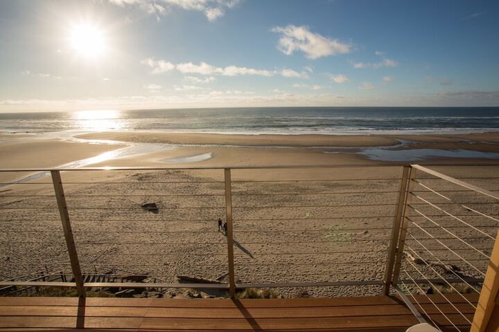 Pelican Shores Inn