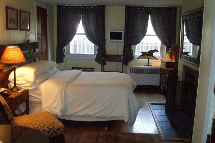 Room 70 of 238