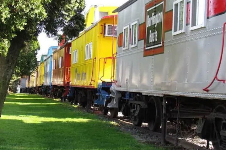 Red Caboose Motel
