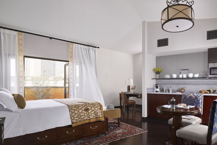 Room 15 of 44