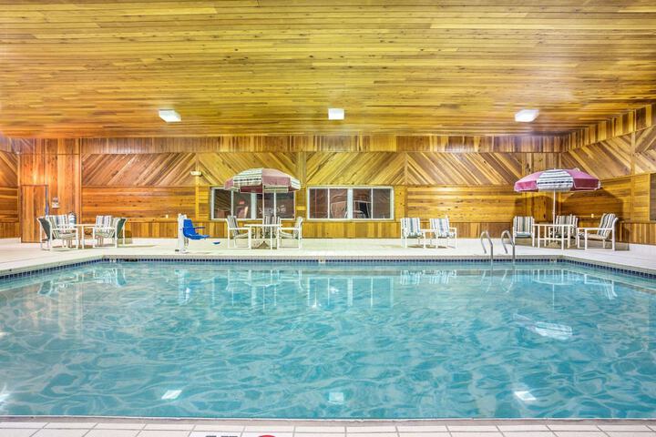 Pool 2 of 18