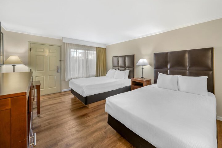 Best Western Plus Northwoods Inn