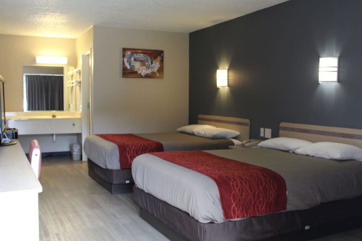 Room 9 of 13