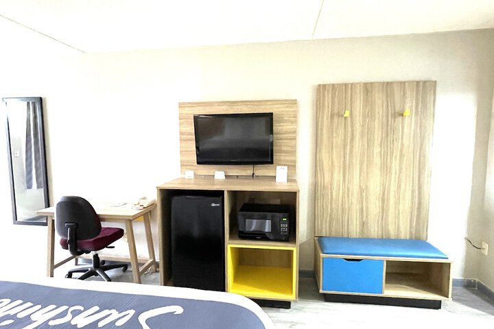 Days Inn by Wyndham Salina South