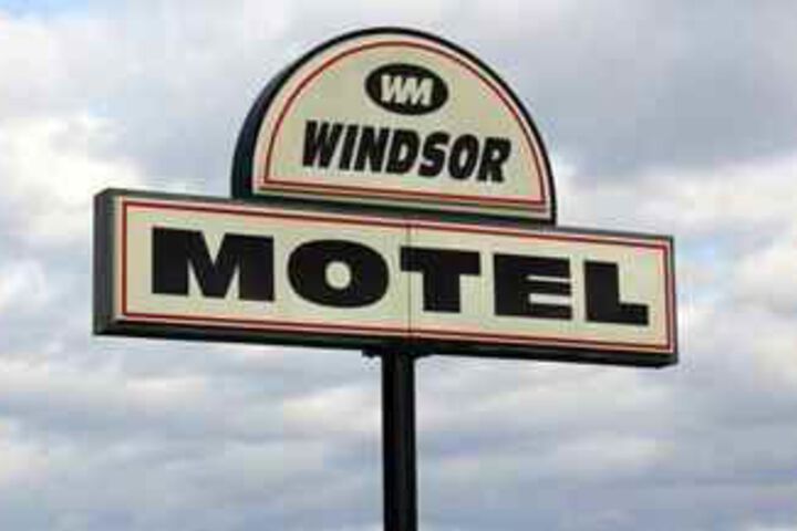 WINDSOR MOTEL