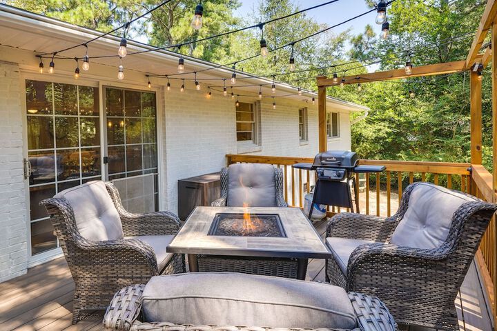 Southern Pines Vacation Rental w / Deck & Grill!
