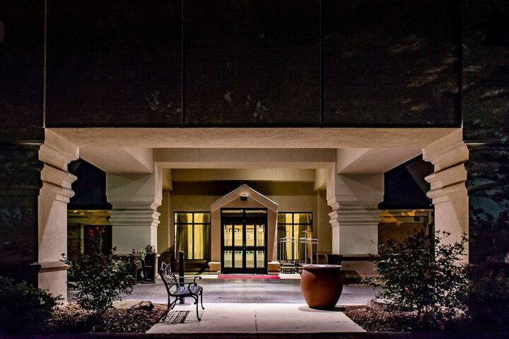 Hotel 2 of 34