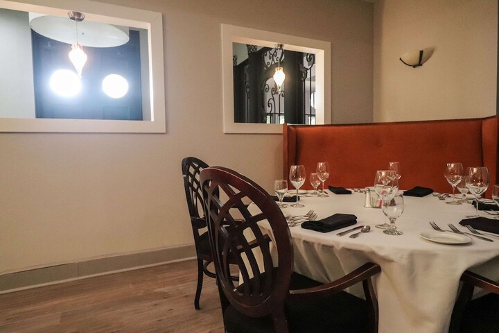 Dining 29 of 40