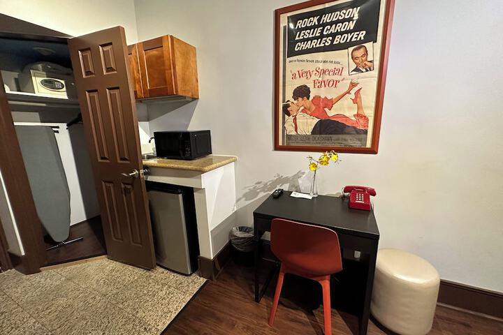 Room 15 of 99