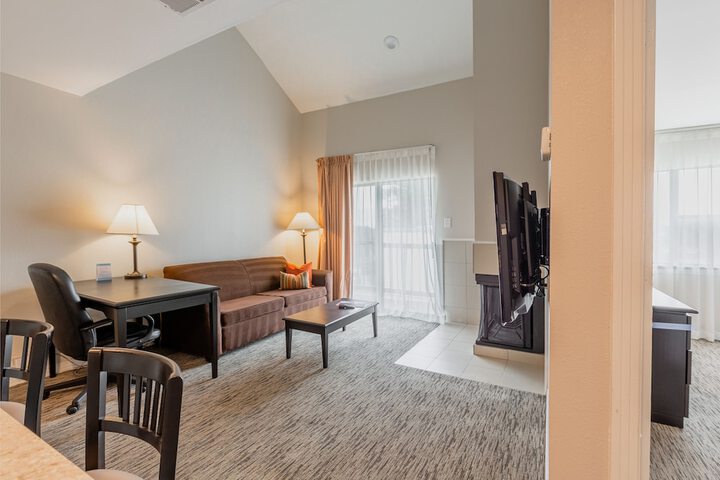 Room 12 of 19