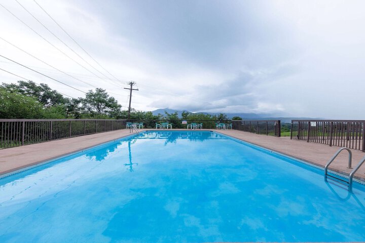 Pool 7 of 30