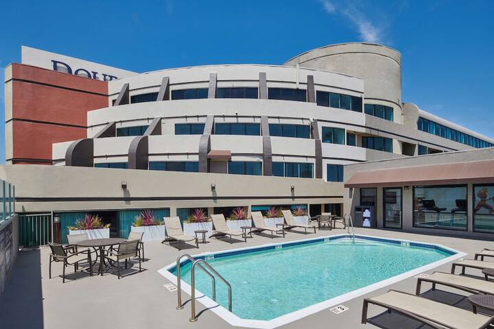 Pool 5 of 64