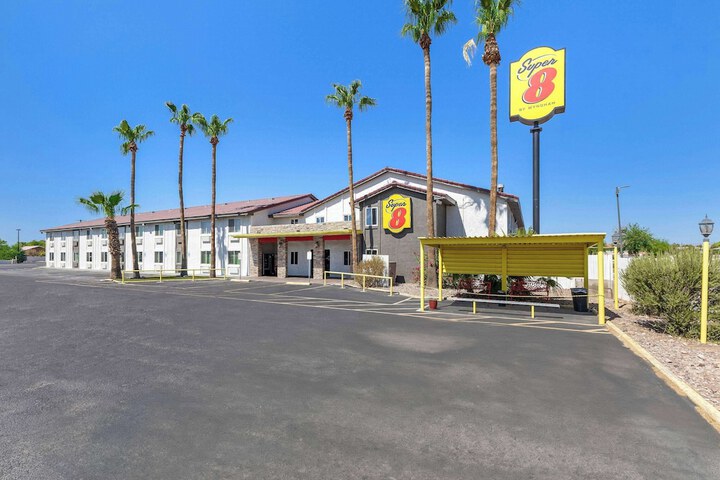 Super 8 by Wyndham Goodyear / Phoenix Area