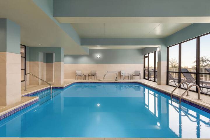 Holiday Inn Express Hotel & Suites Mesquite by IHG