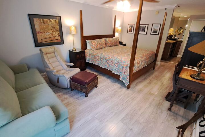 Saint Simons Inn by the Lighthouse