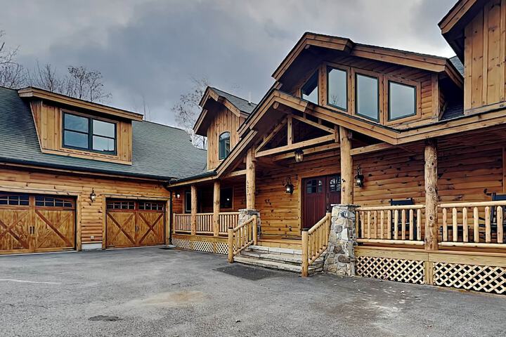 Highlands Heaven by Taylor Made Deep Creek
