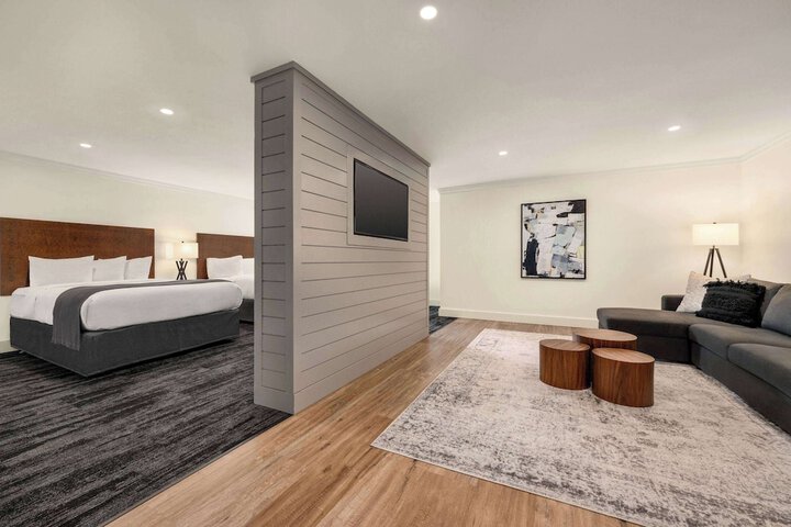 Room 35 of 54
