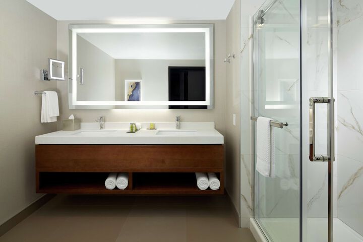 Room 15 of 38