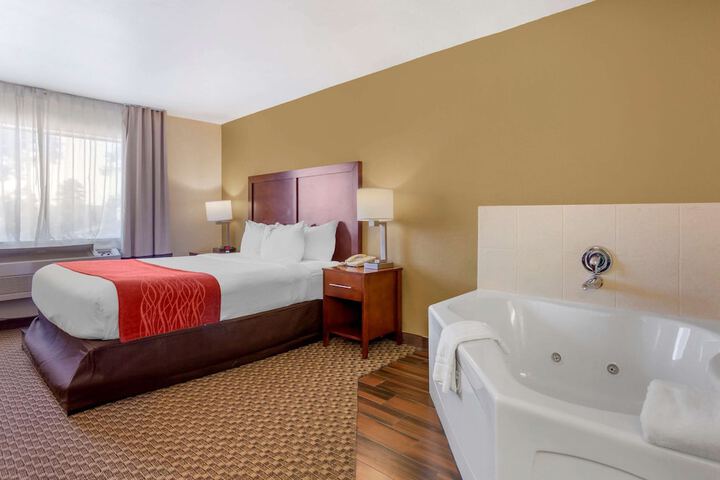 Room 14 of 32