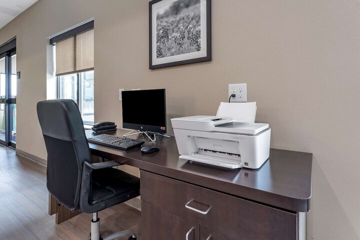 Business Center 30 of 30