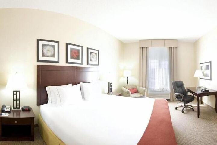 Room 7 of 26
