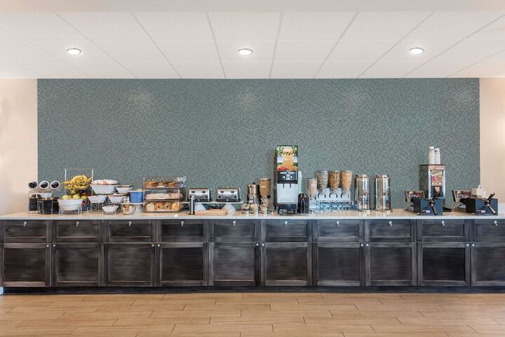 Breakfast/Coffee Service 12 of 17
