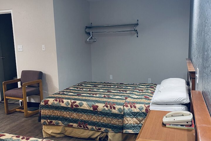 Room 37 of 37