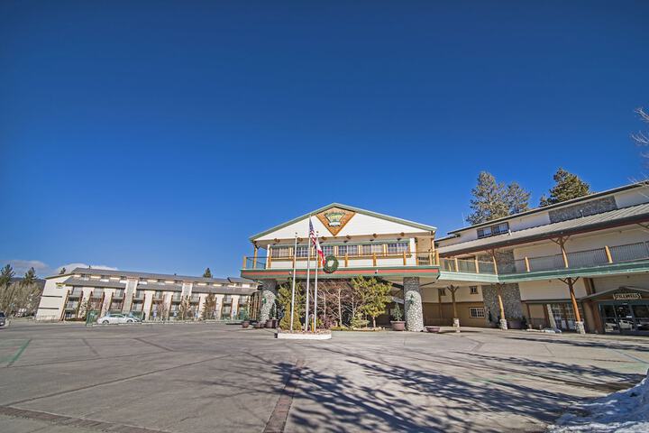 Holiday Inn Resort The Lodge at Big Bear Lake by IHG