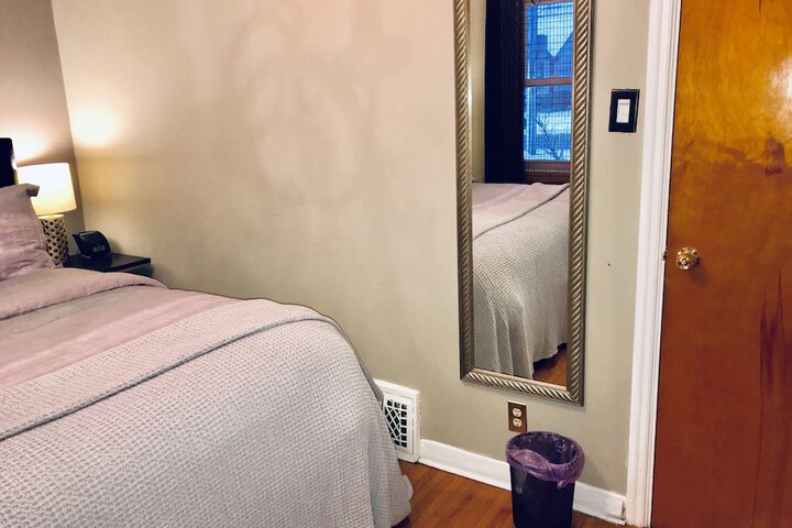 Room 32 of 51
